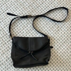 Elegant Black Leather Shoulder Bag